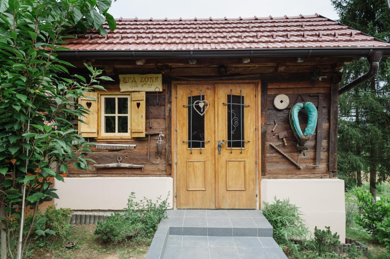 Traditional Houses Korana River Karlovac Exterior foto
