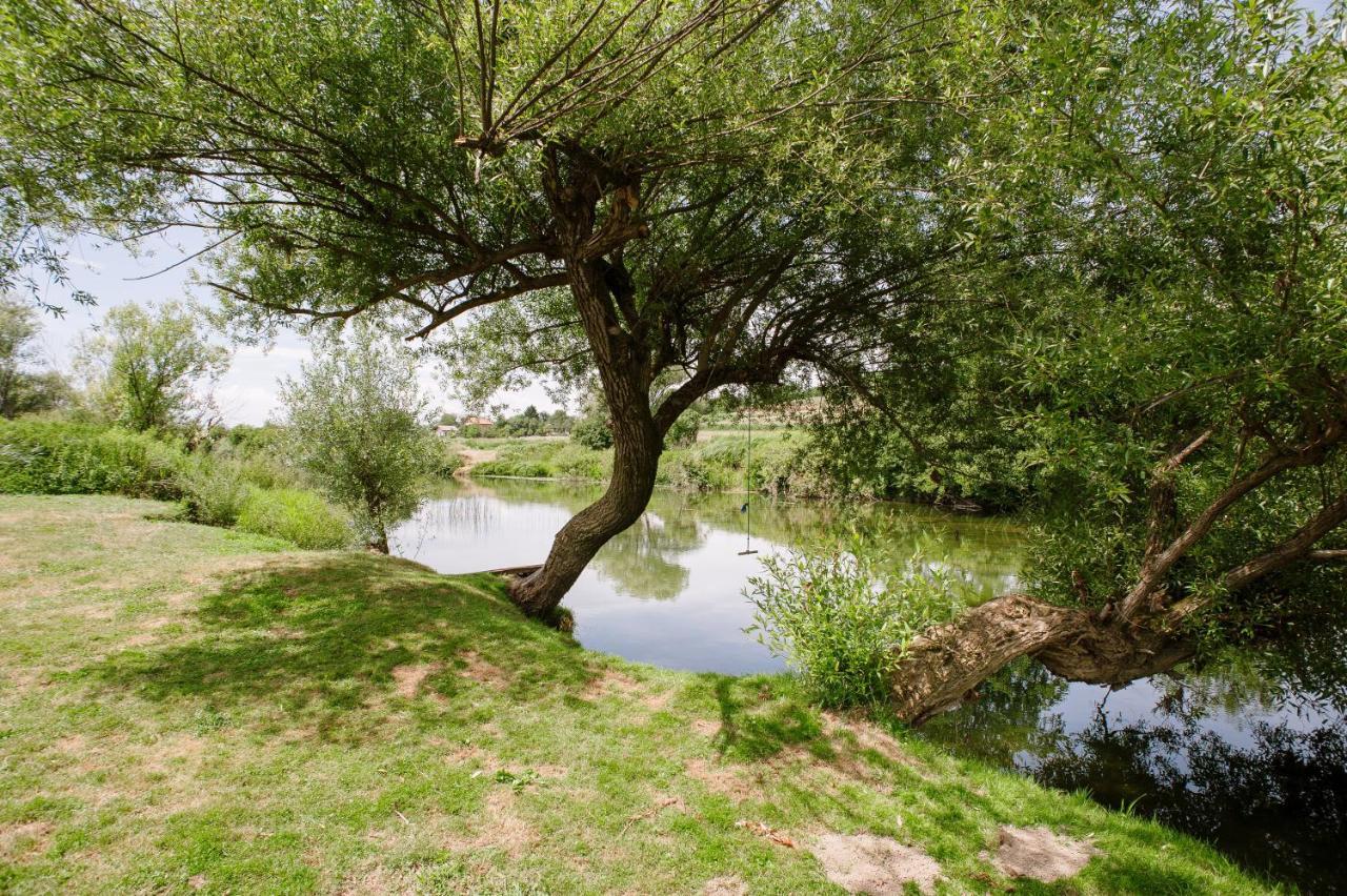 Traditional Houses Korana River Karlovac Exterior foto